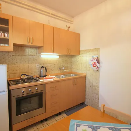Apartment Erika Ap 4 Nr1 *